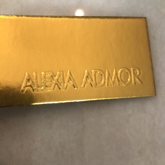 Conservative dress - Picture 4 of 6